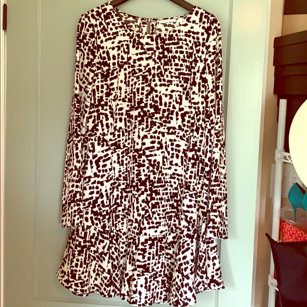 Leith Ruffle Hem Shift Dress